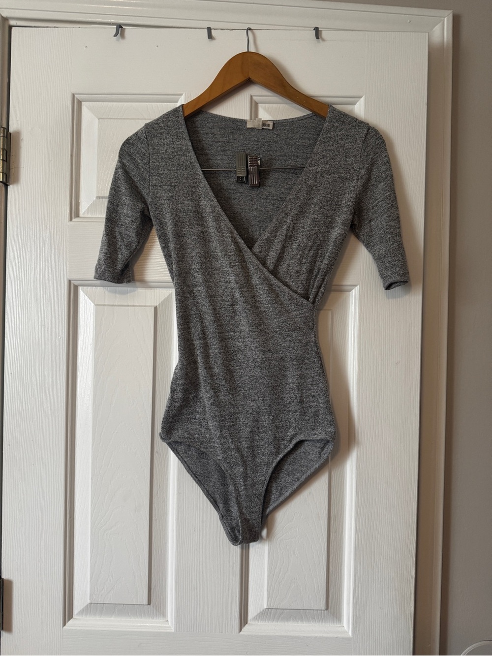 Aritzia Wilfred Free Heather Grey Surplice Bodysuit Size XS | Elbow Sleeve